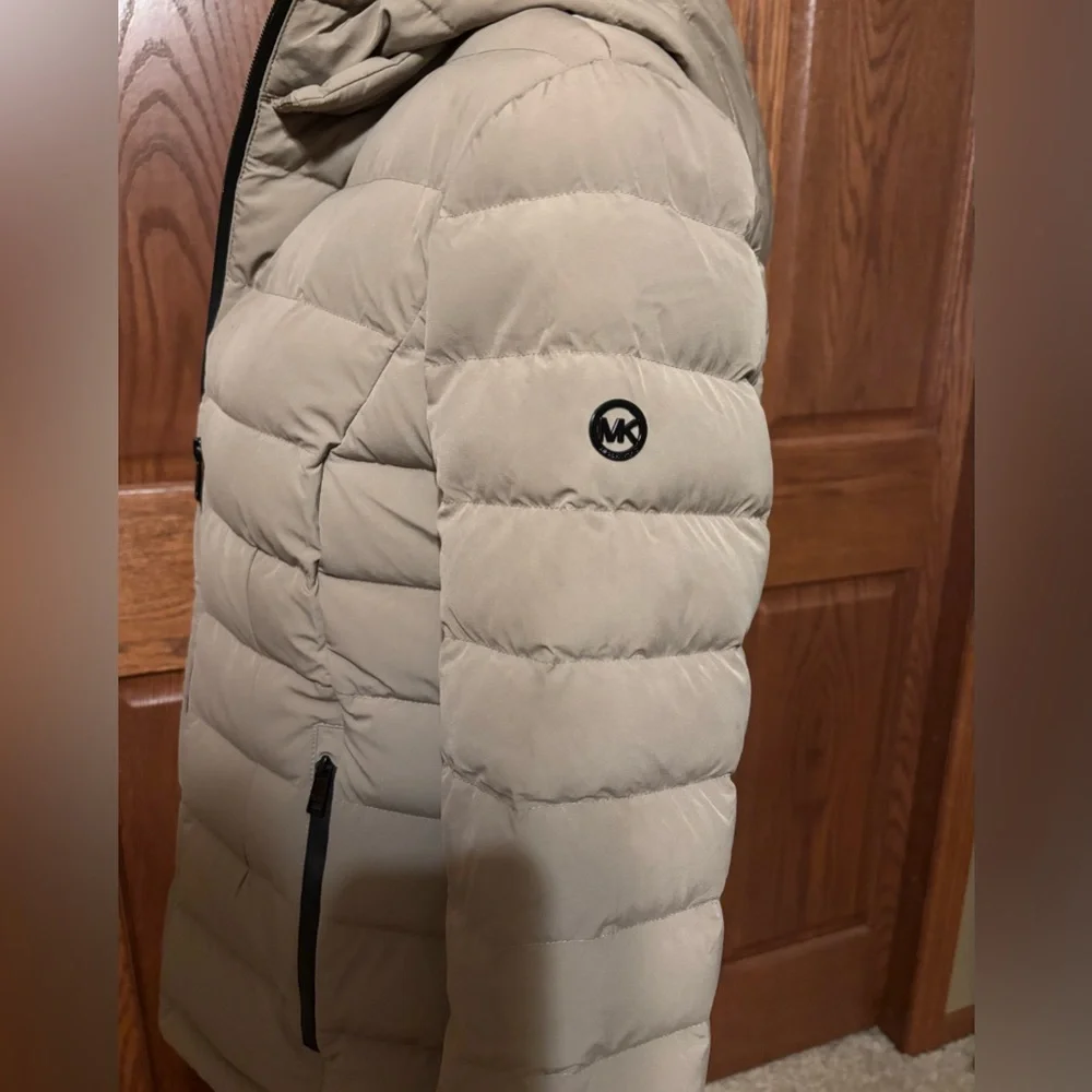 Michael Kors Packable Puffer Jacket-Hooded - Picture 5 of 10